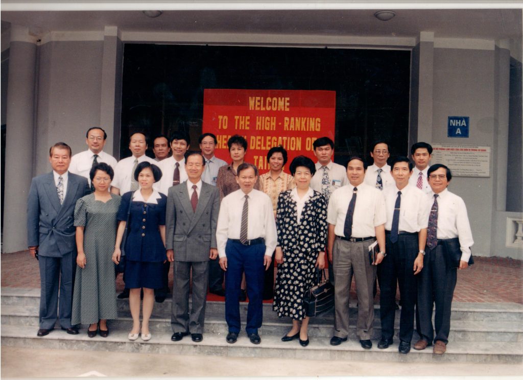 Bộ Y Tế Việt Nam tiếp đón đoàn Bộ Y Tế Đài Loan tại Hà Nội năm 1997