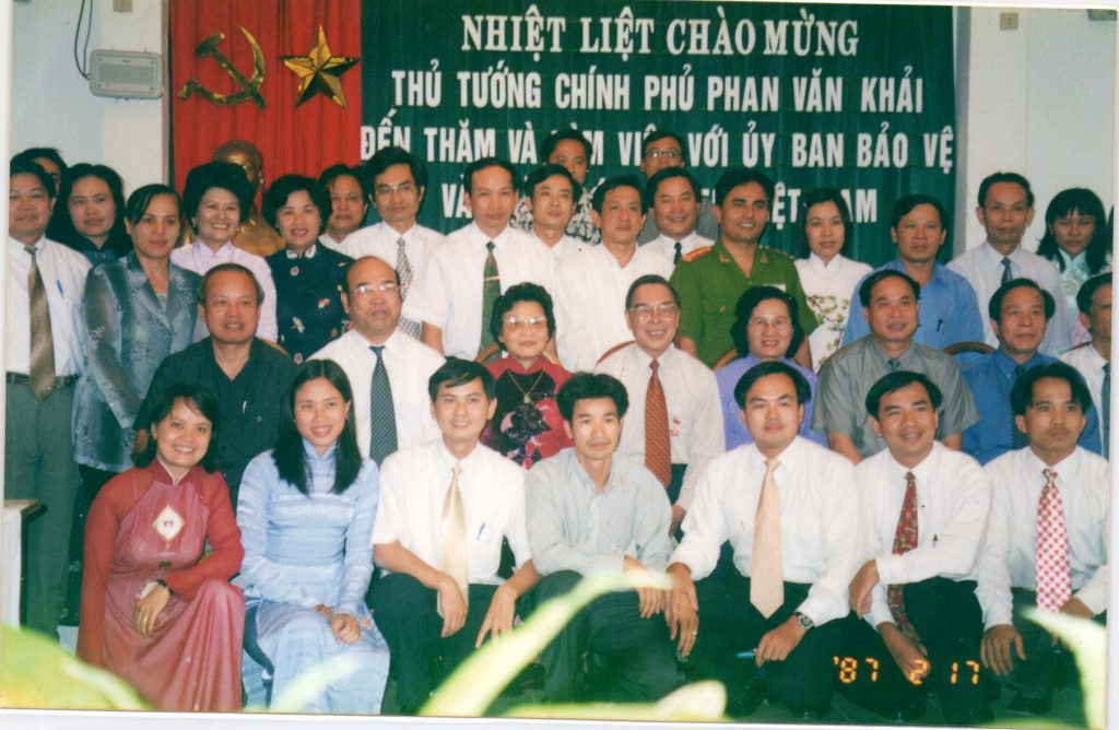 Thủ tướng Phan Văn Khải đến thăm và làm việc với Ủy ban bảo vệ và phát triển trẻ em Việt Nam
